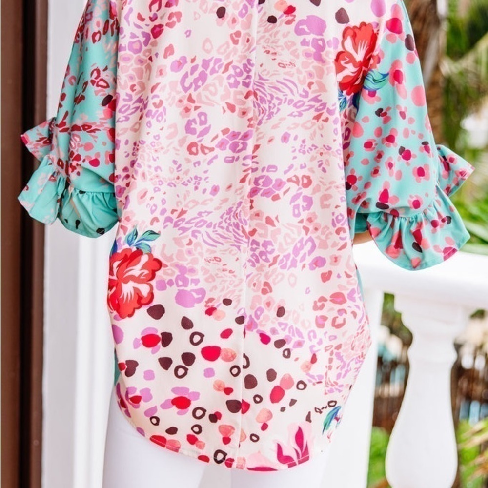 Umgee NWT Floral and Animal Print Mixed Print Crossover Blouse w/ Ruffles Small - Picture 4 of 11